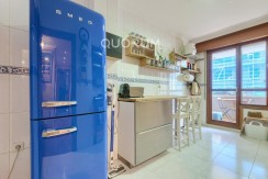Vivienda única e inusual por su tipología y entorno. Dúplex de 3 dormitorios y 2 baños, con balcón y despensa-trastero. Frente a la ría. Para entrar a vivir.