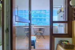 Vivienda única e inusual por su tipología y entorno. Dúplex de 3 dormitorios y 2 baños, con balcón y despensa-trastero. Frente a la ría. Para entrar a vivir.